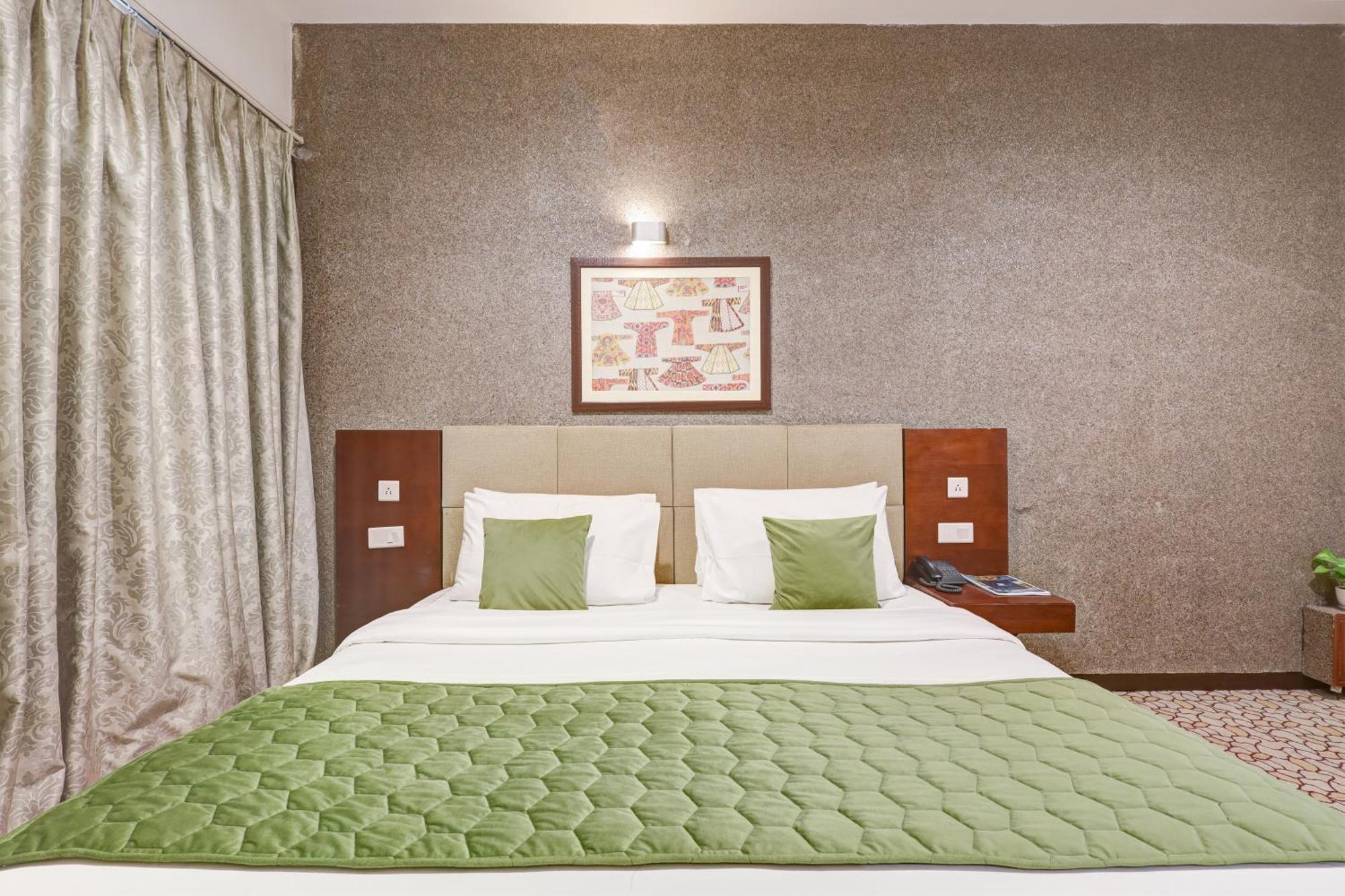 Hotel 91 Golf Course Road Gurgaon Eksteriør billede