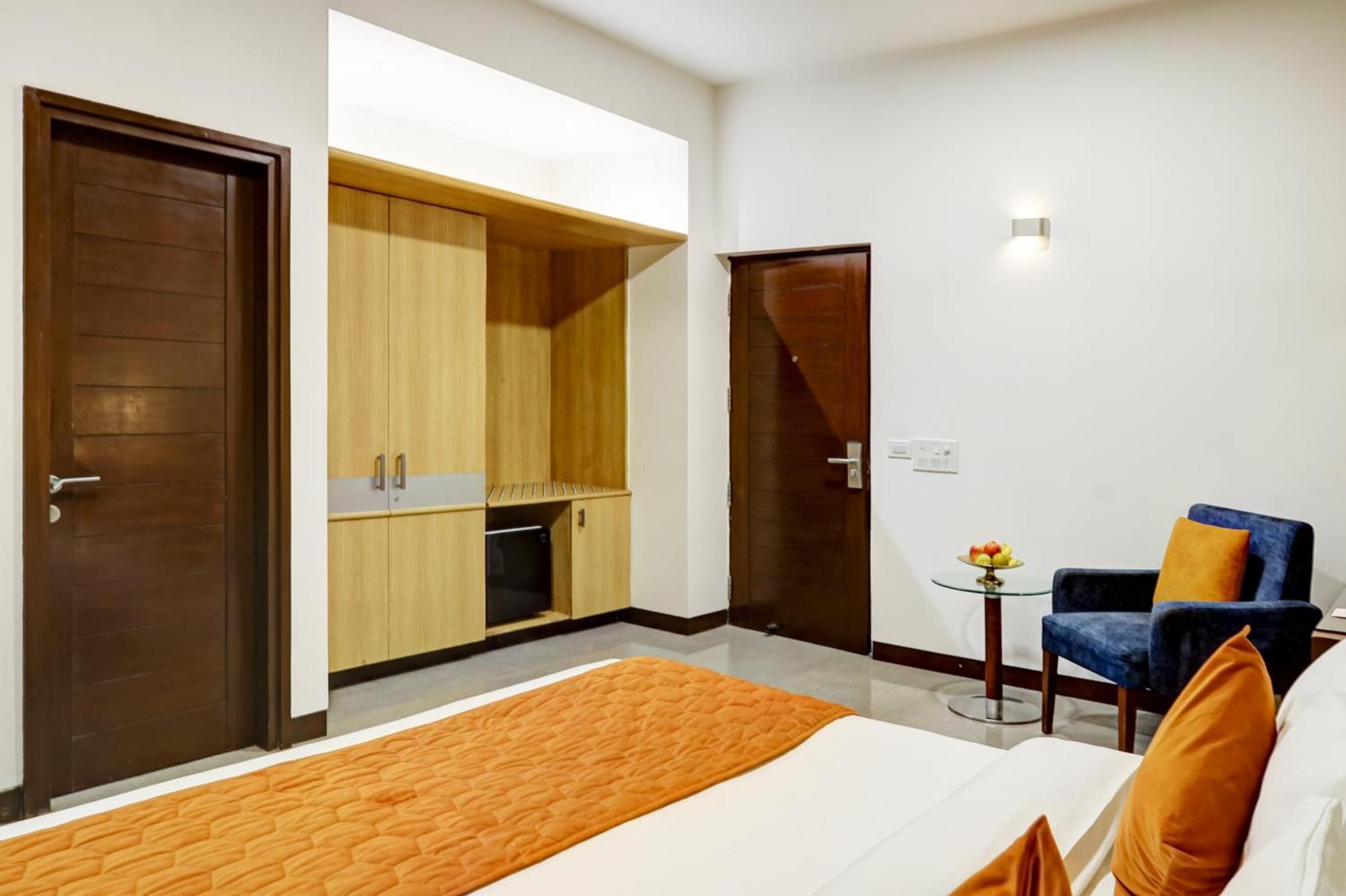 Hotel 91 Golf Course Road Gurgaon Eksteriør billede