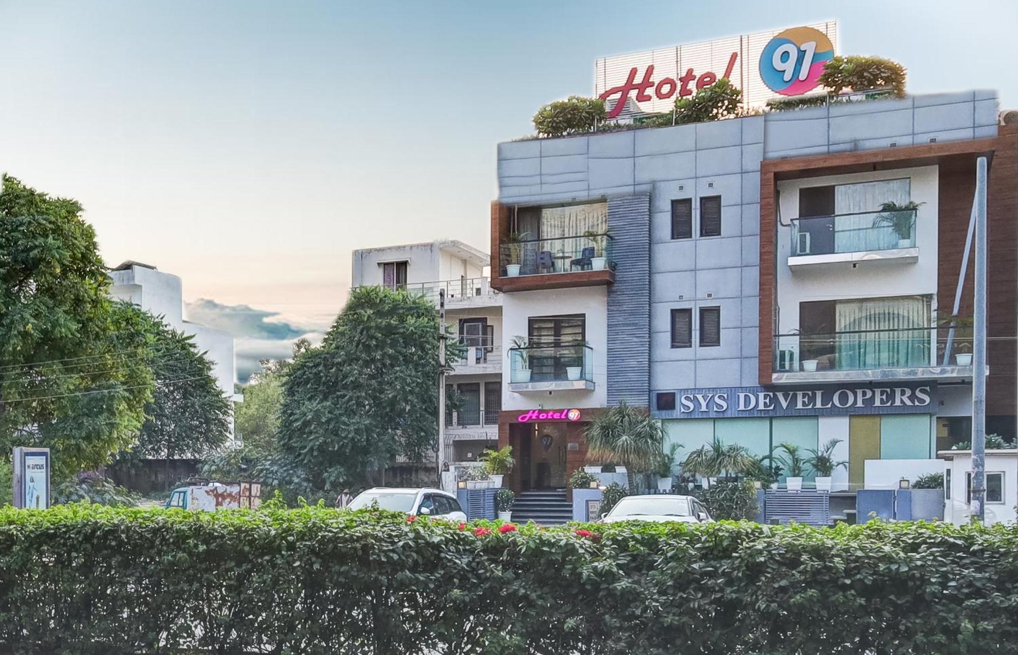 Hotel 91 Golf Course Road Gurgaon Eksteriør billede