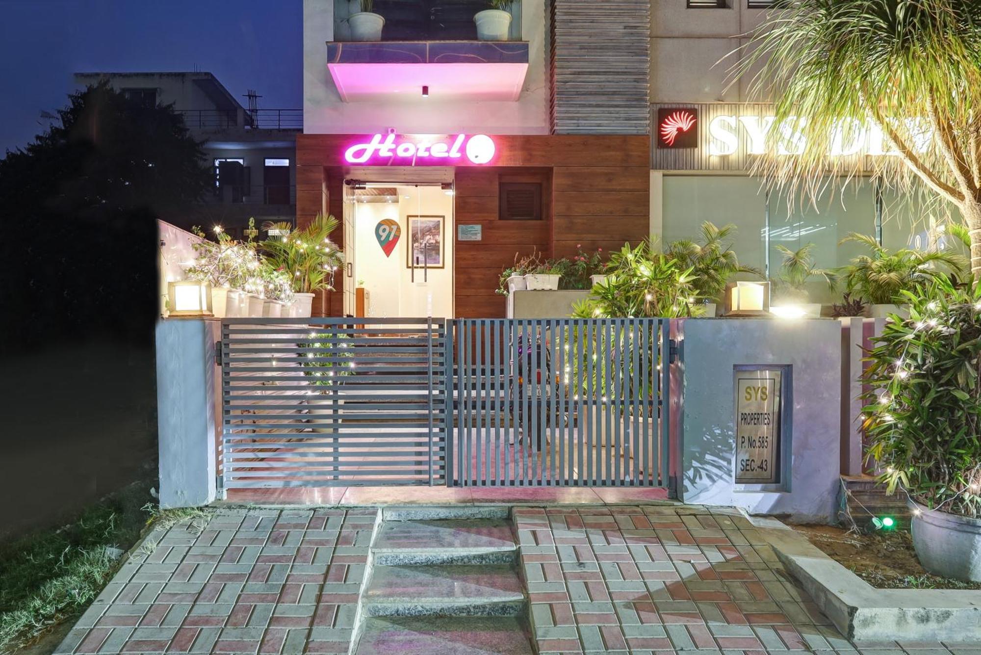 Hotel 91 Golf Course Road Gurgaon Eksteriør billede